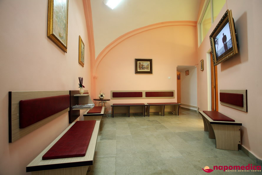 Centrul Medical Napomedica Gherla Cluj - Sala asteptare stomatologie