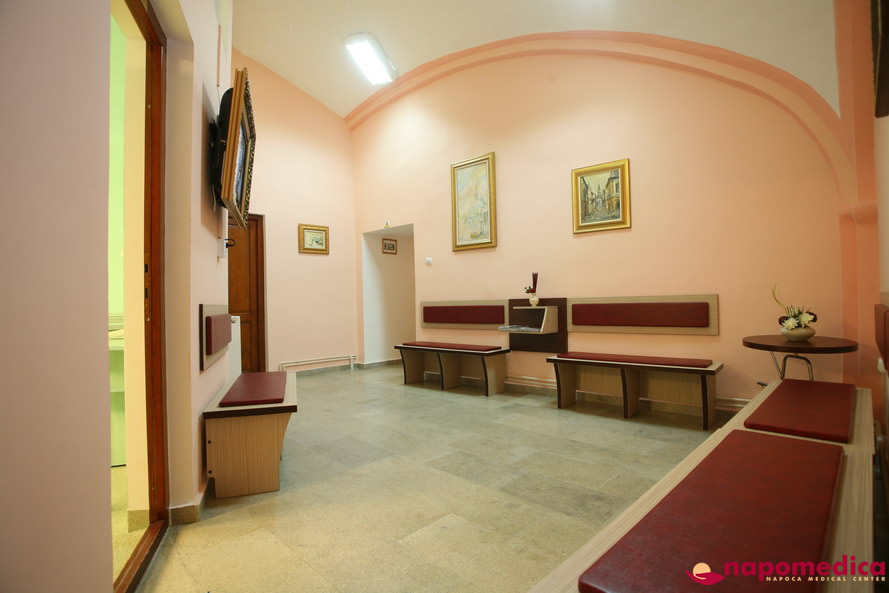 Centrul Medical Napomedica Gherla Cluj - Sala asteptare stomatologie