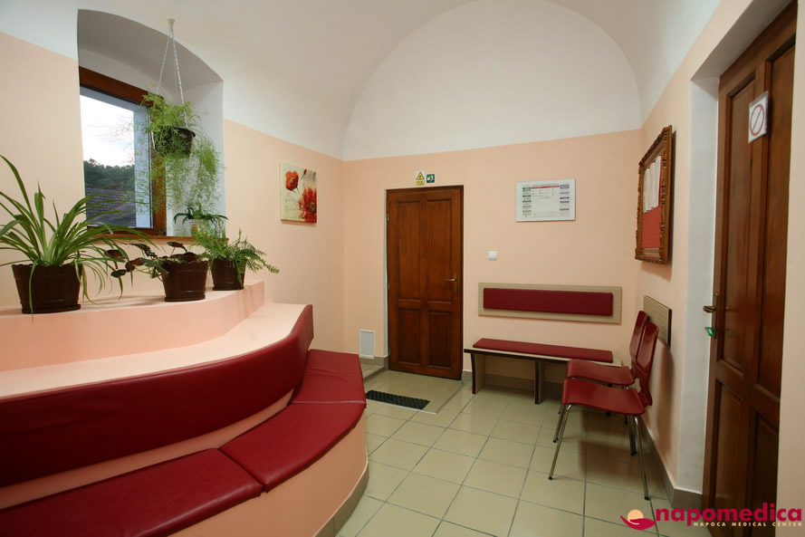 Centrul Medical Napomedica Gherla Cluj - Sala asteptare radiologie