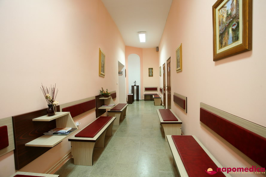 Centrul Medical Napomedica Gherla Cluj - Sala asteptare etaj