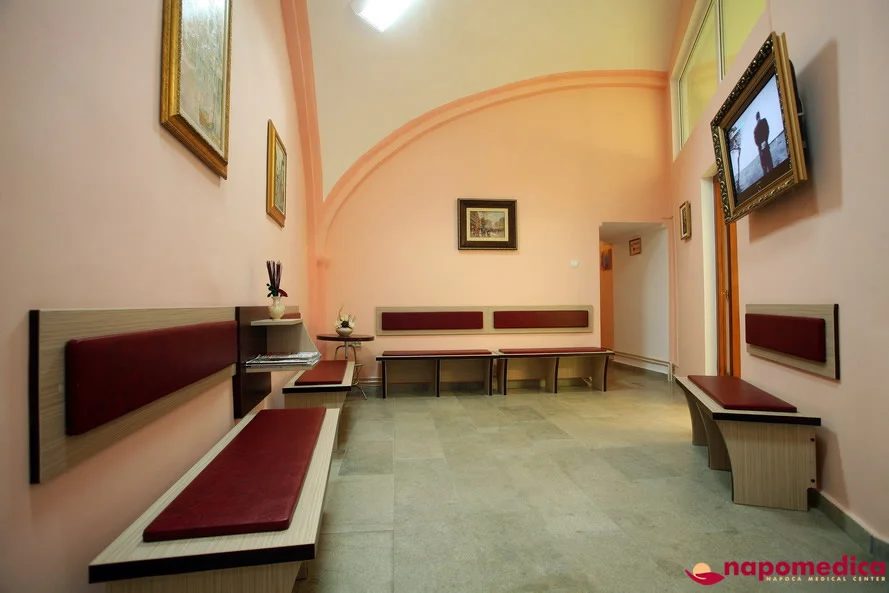 Centrul Medical Napomedica Gherla Cluj - Sala așteptare stomatologie