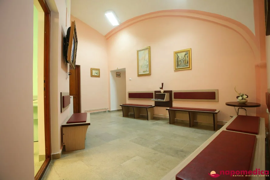 Centrul Medical Napomedica Gherla Cluj - Sala așteptare stomatologie